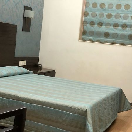 Hotel Sweet Home Mumbai Ngoại thất bức ảnh